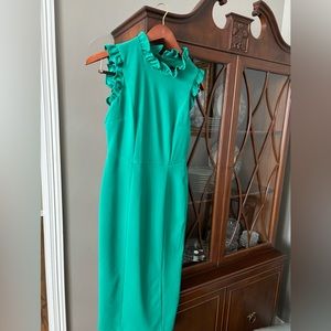 Classic ruffle neck sheath, beautiful kelly green size 2